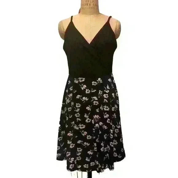 Aphratti V-Neck Spaghetti Strap Wrap Dress Floral NWT Size XXL - Picture 3 of 12